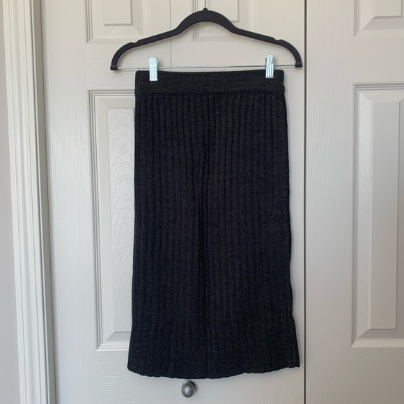 Knit Set: Top and Skirt - Picture 3 of 4